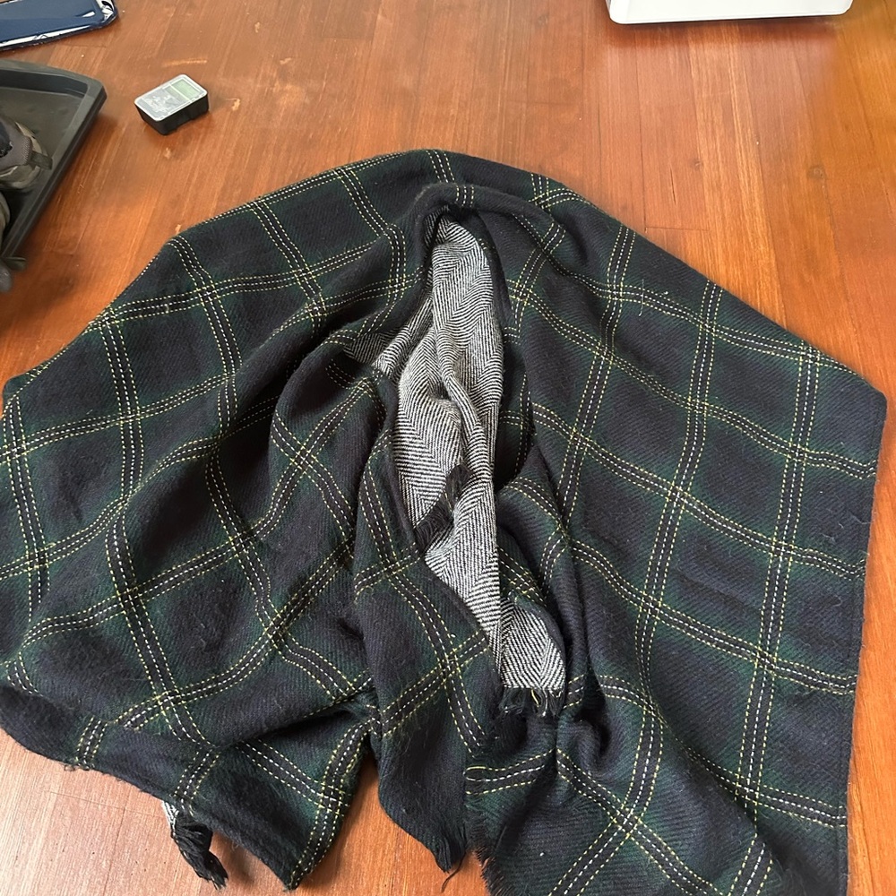Modena Plaid Poncho - Picture 2 of 3